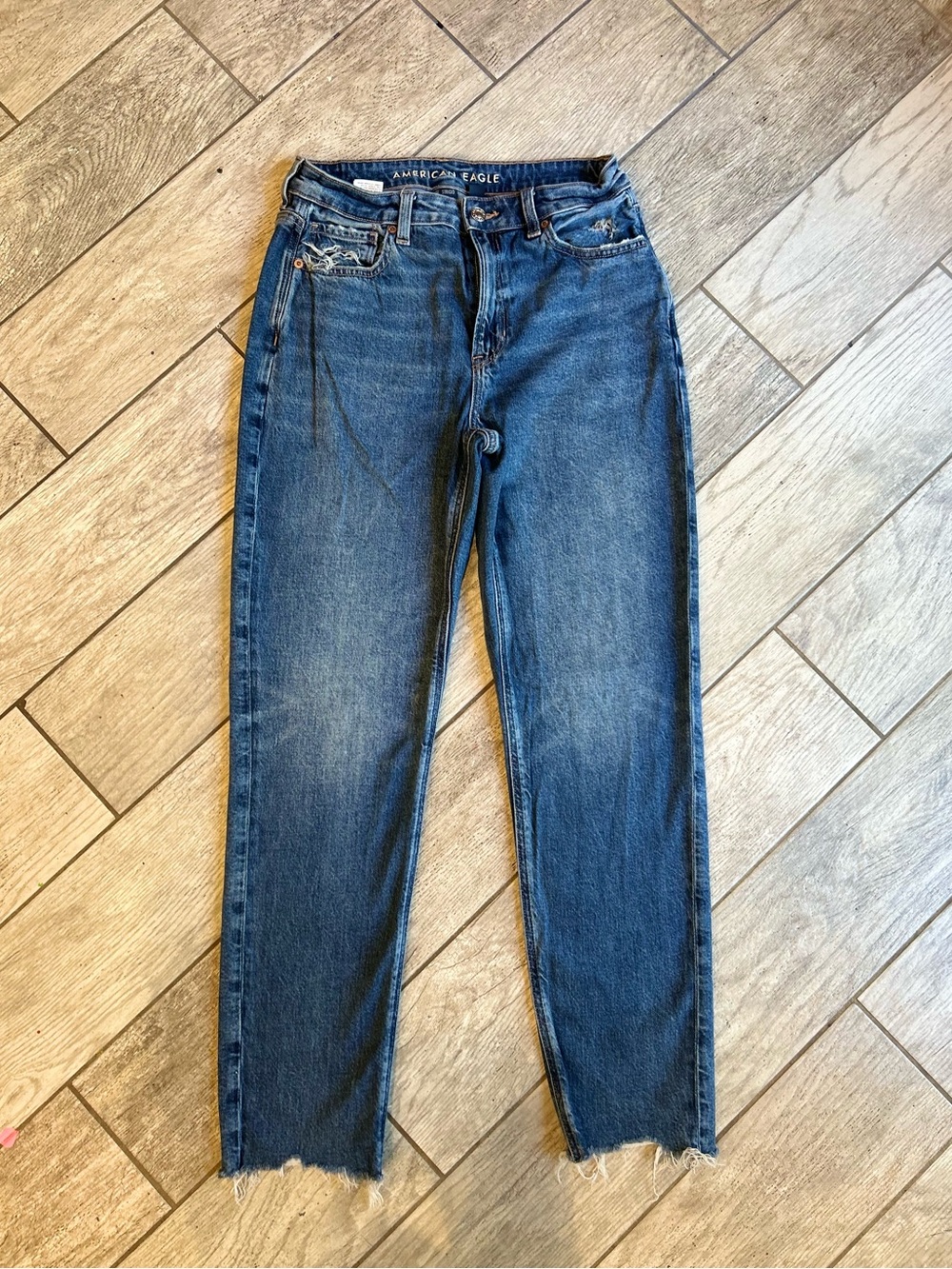 American Eagle Distressed Mom Jeans, Women’s Size 6R